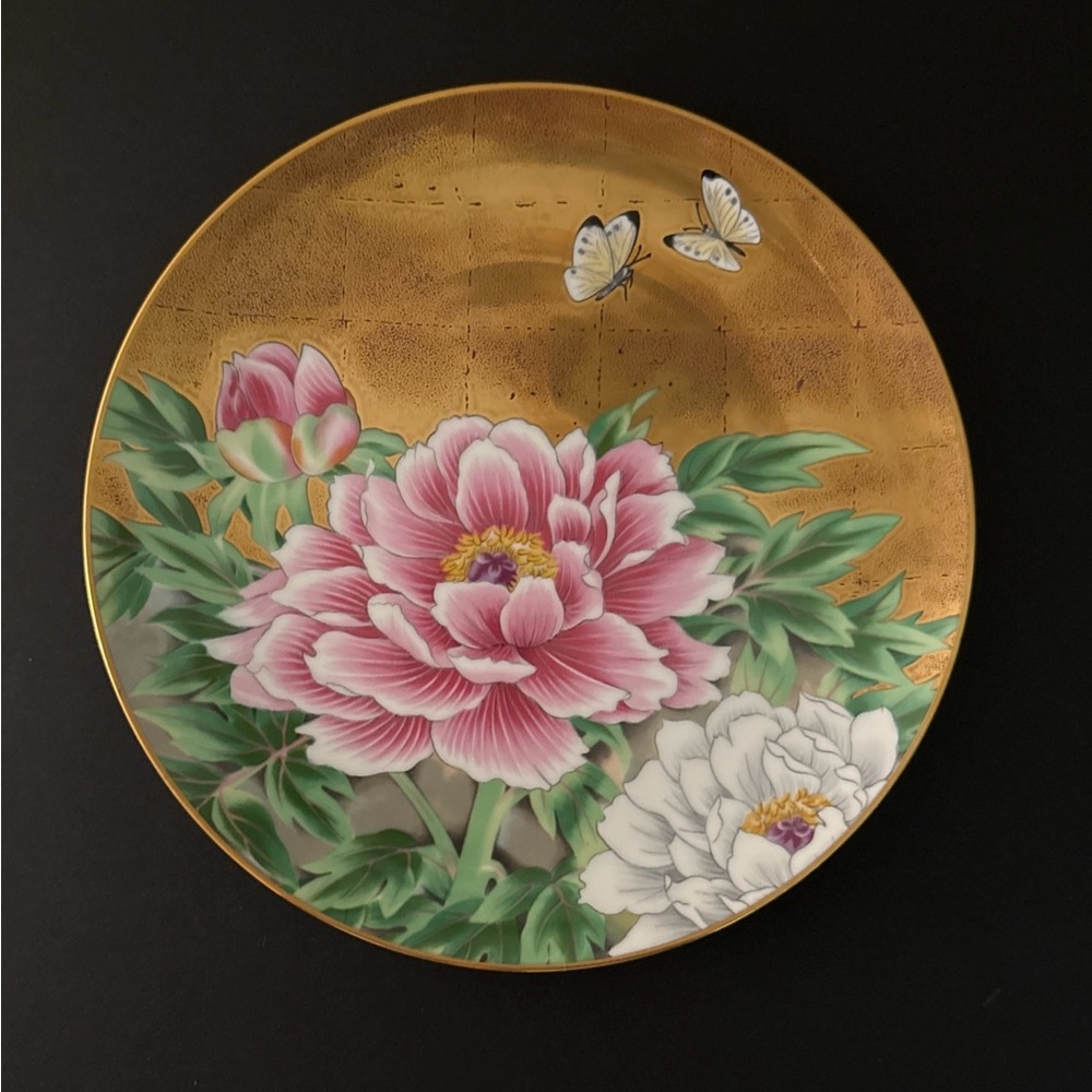 Collectible “Heralds of Summer” 9-3/8” Franklin Mint Plate.